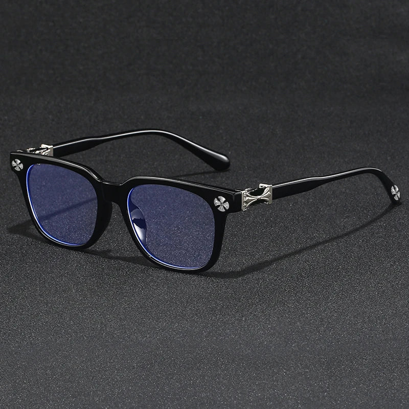 Gafas protectoras de luz azul con adornos.